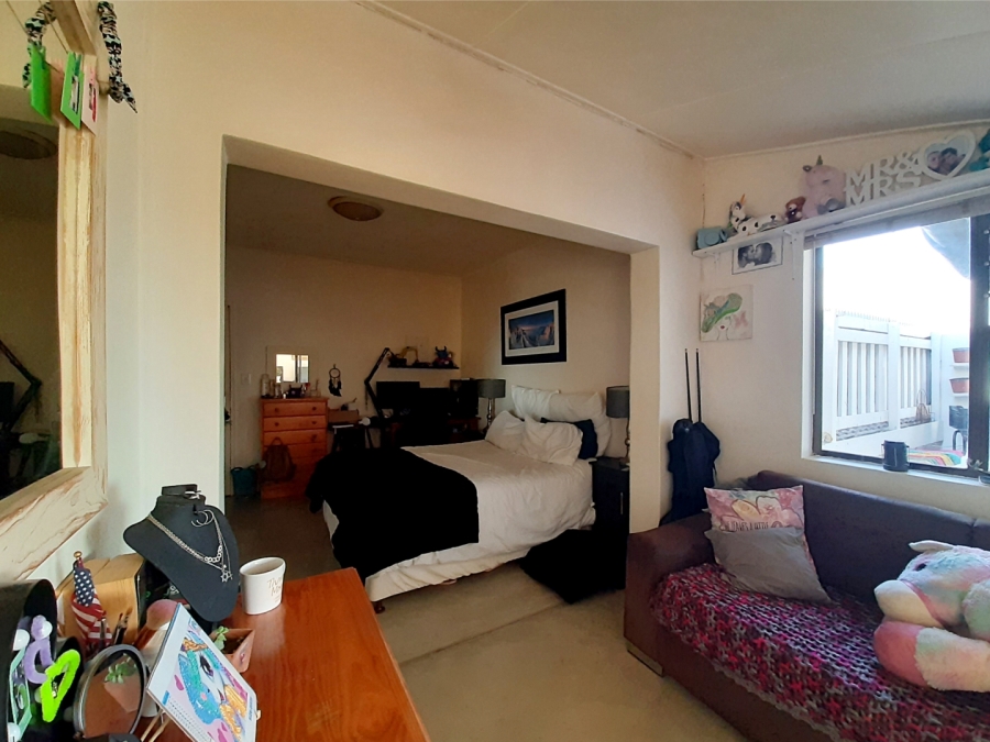 8 Bedroom Property for Sale in Country Club Western Cape